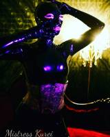 2 ラバーマスク、キャットスーツ、コルセット（個々のオーダーも可能です。単品￥3、000 フルセットで5、000円）